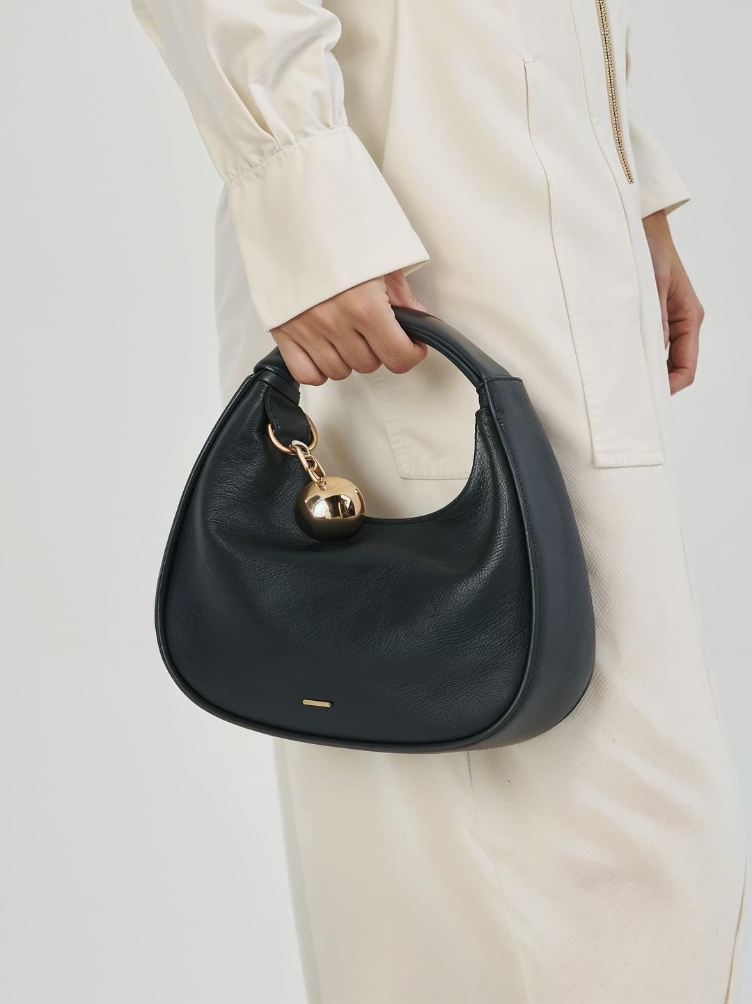 Shoulder Bag Profile